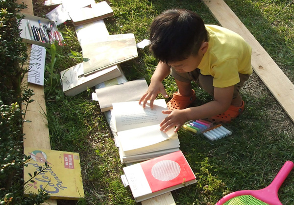 write on books展示販売風景3